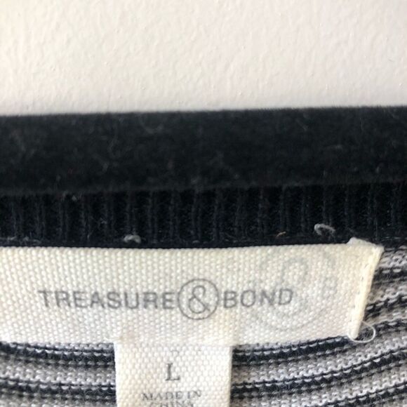 Treasure and Bond Black & White V Neck Knit - Picture 6 of 7